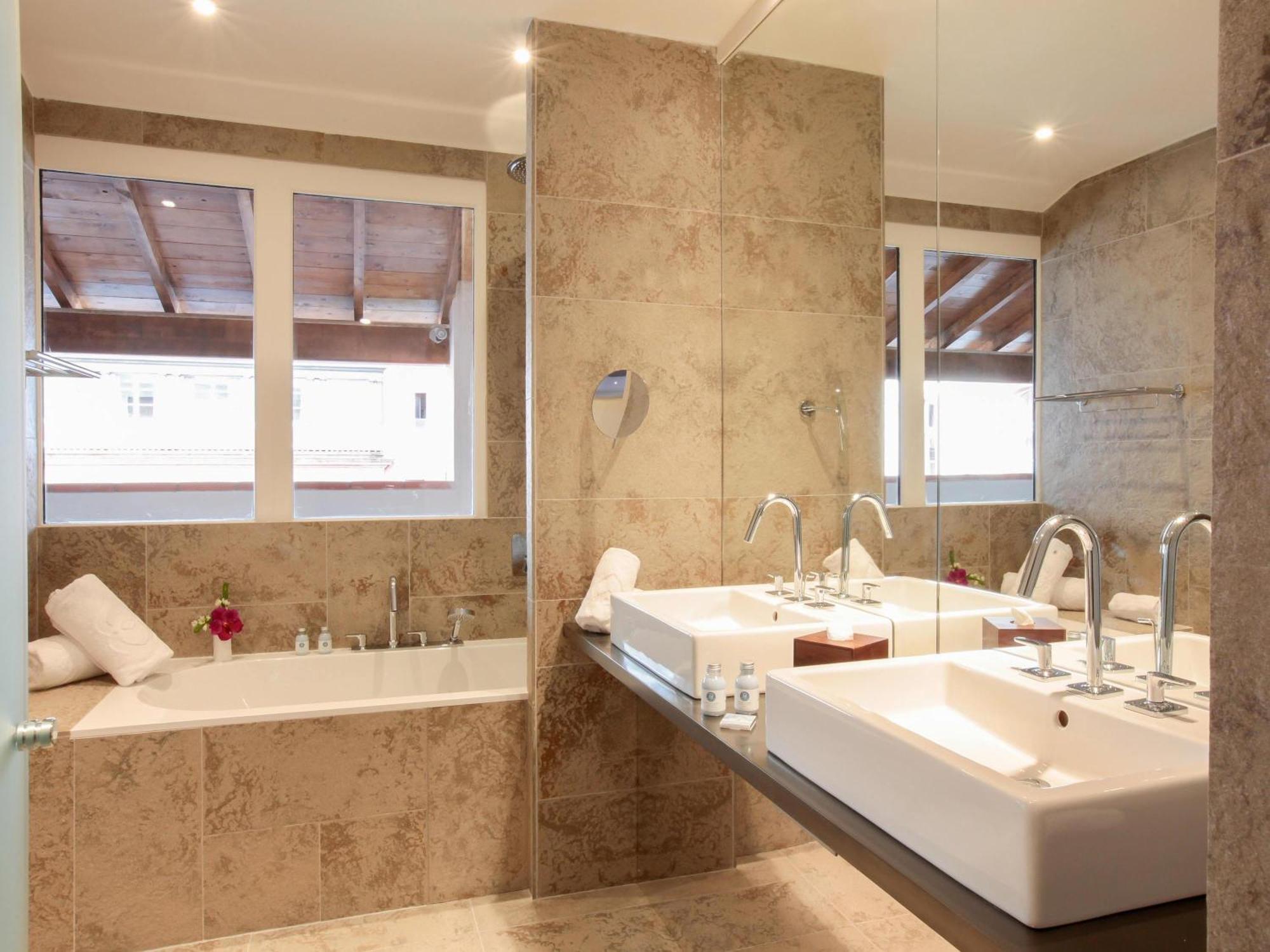 Deluxe Suite One Double Bed Balcony